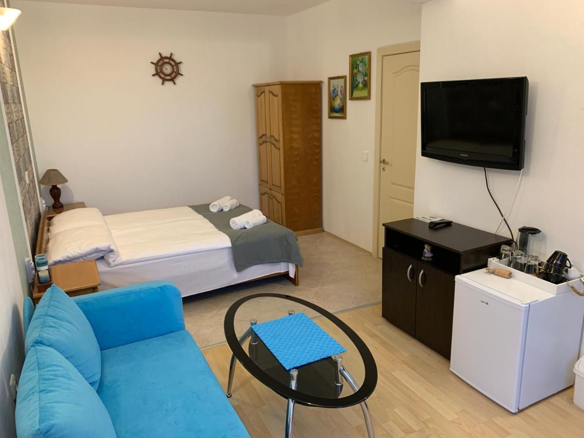 Sunray Guest House, Private Rooms & Apartment With Lovely Sea View Varna Luaran gambar