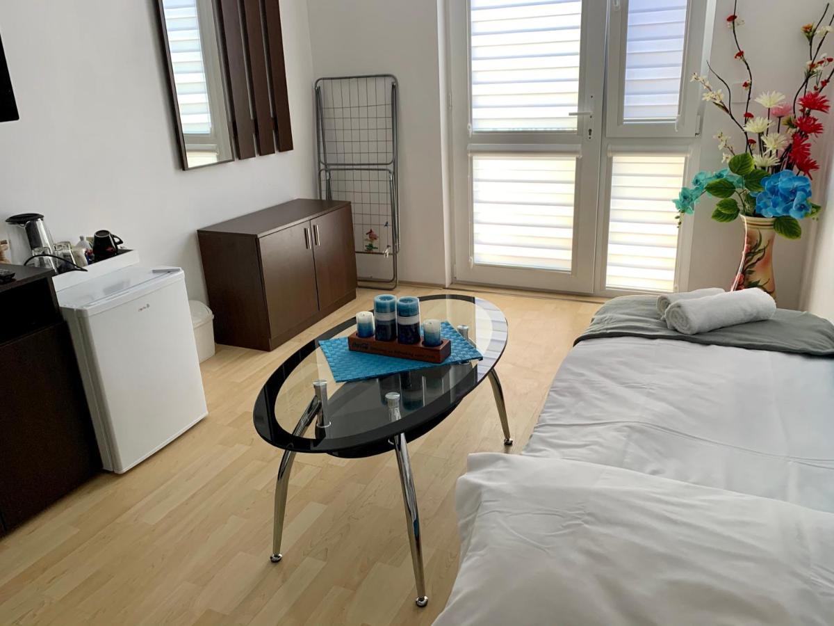 Sunray Guest House, Private Rooms & Apartment With Lovely Sea View Varna Luaran gambar