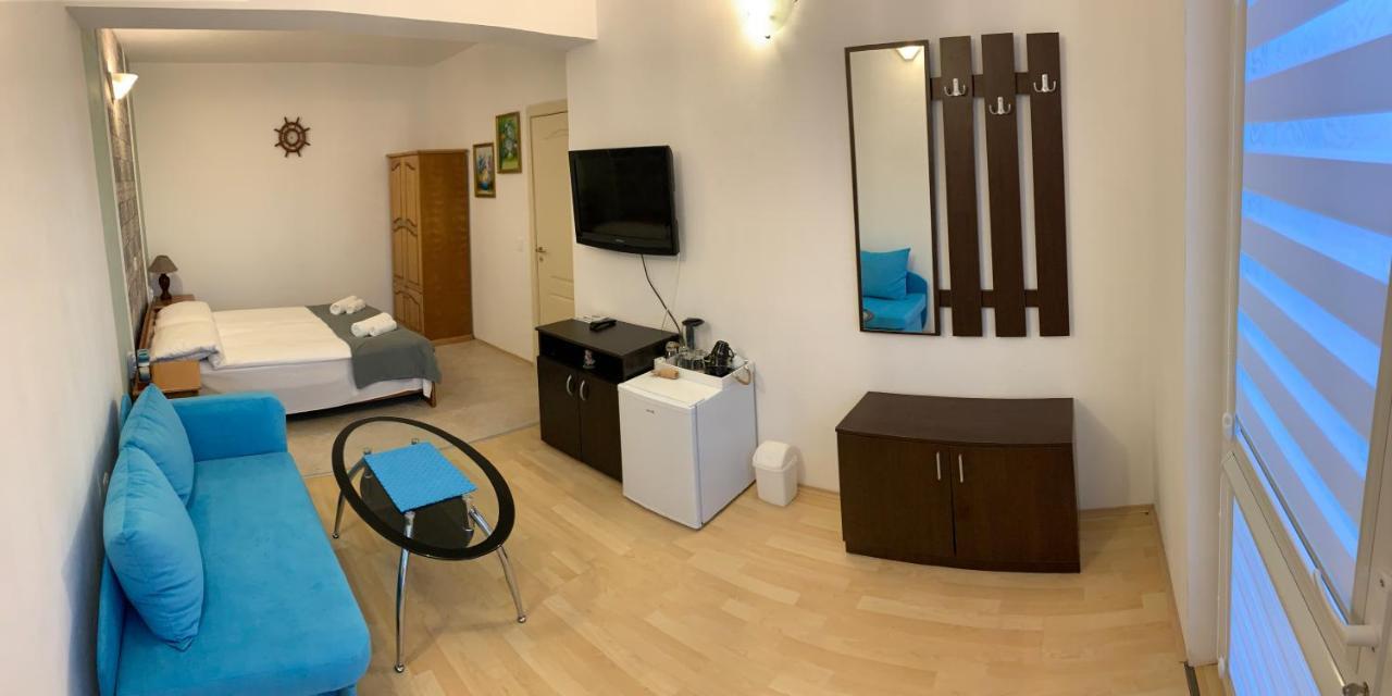 Sunray Guest House, Private Rooms & Apartment With Lovely Sea View Varna Luaran gambar