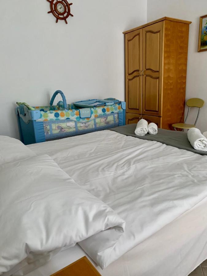 Sunray Guest House, Private Rooms & Apartment With Lovely Sea View Varna Luaran gambar