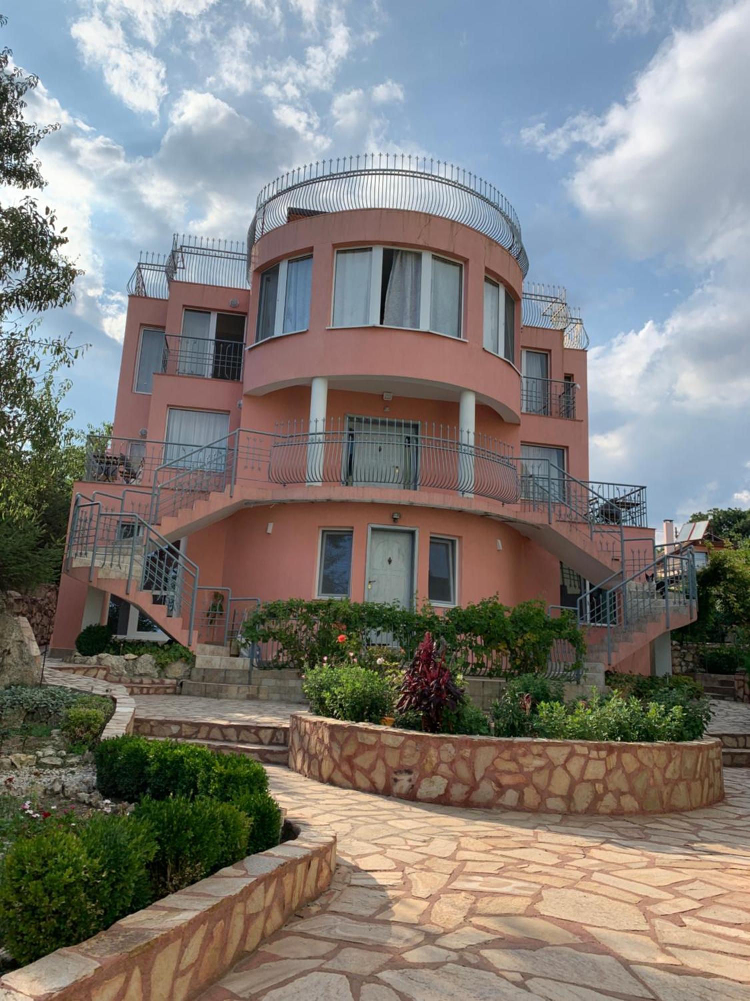 Sunray Guest House, Private Rooms & Apartment With Lovely Sea View Varna Luaran gambar