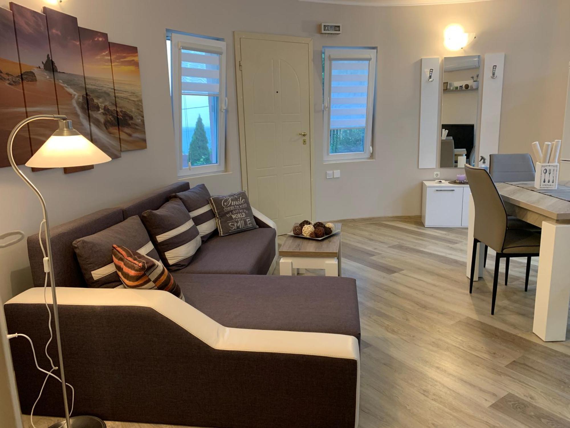 Sunray Guest House, Private Rooms & Apartment With Lovely Sea View Varna Luaran gambar