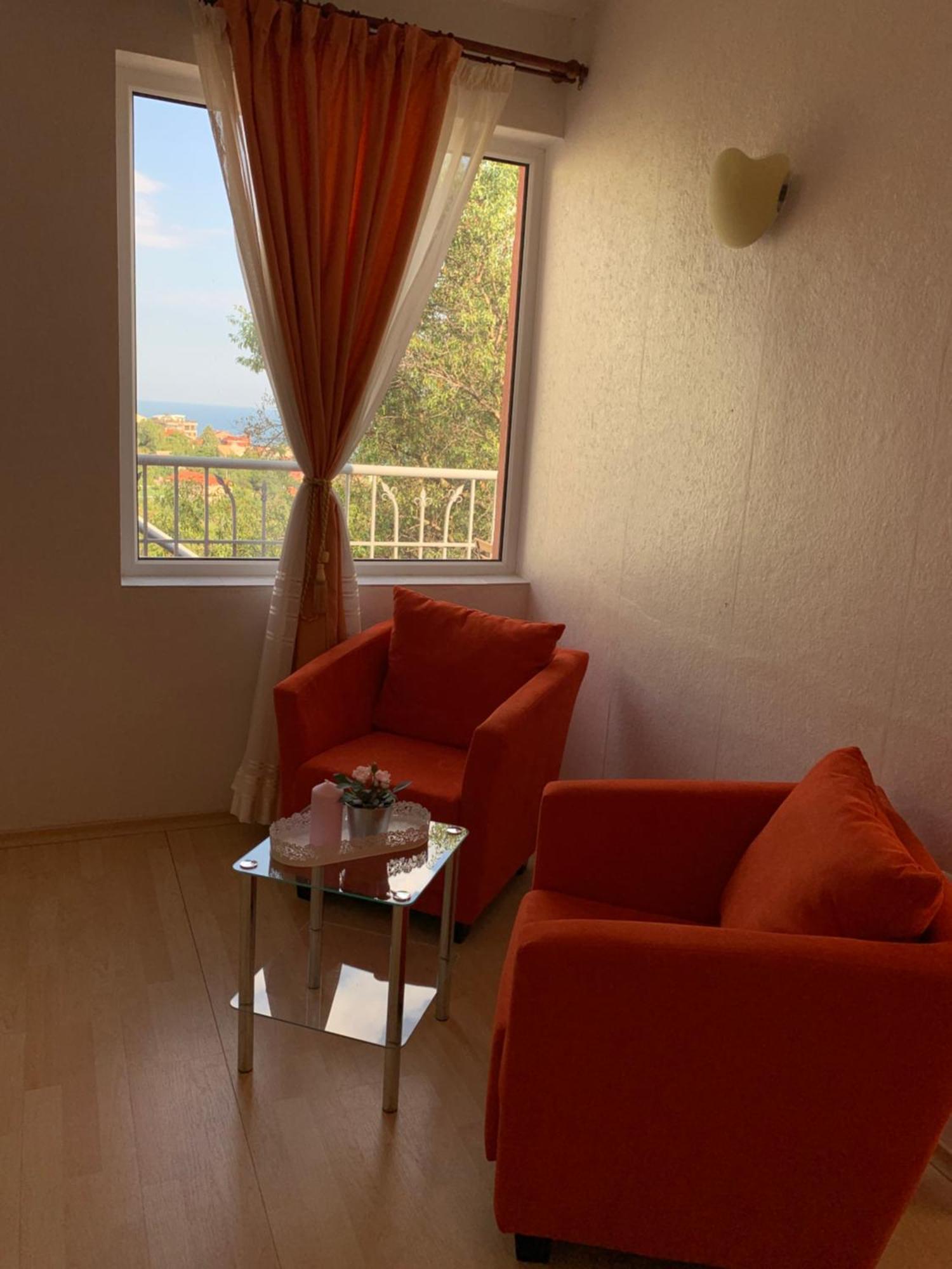 Sunray Guest House, Private Rooms & Apartment With Lovely Sea View Varna Luaran gambar