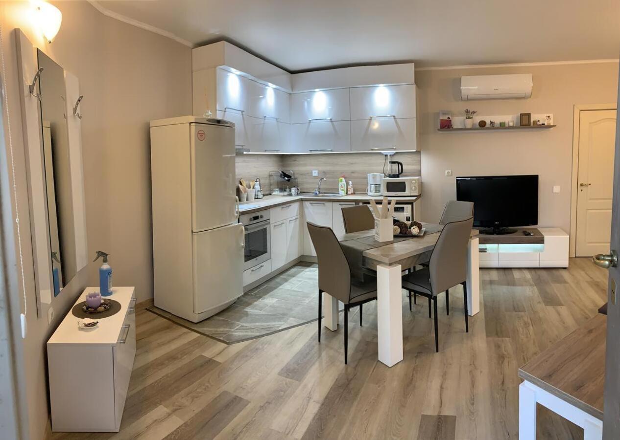 Sunray Guest House, Private Rooms & Apartment With Lovely Sea View Varna Luaran gambar