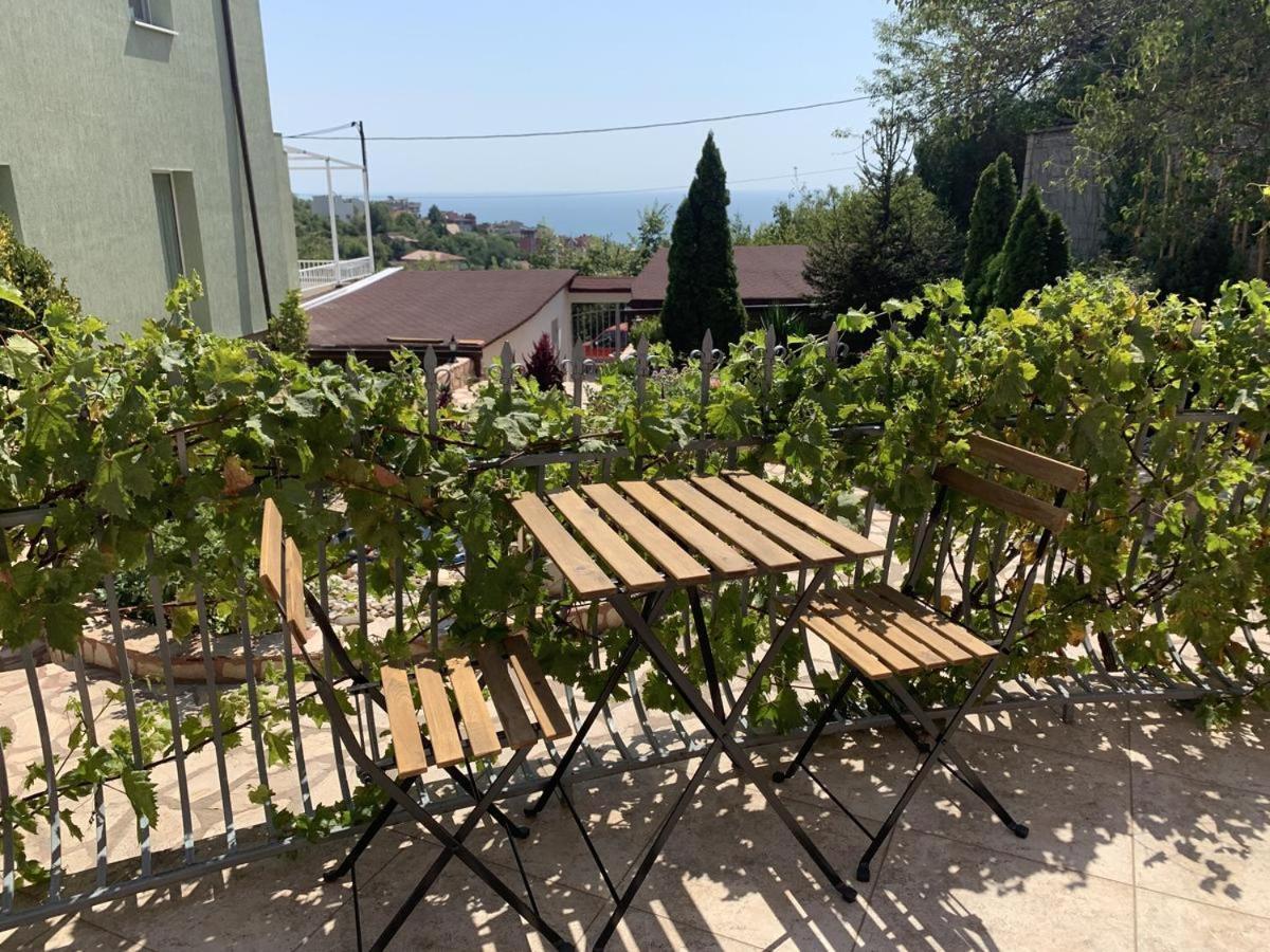 Sunray Guest House, Private Rooms & Apartment With Lovely Sea View Varna Luaran gambar