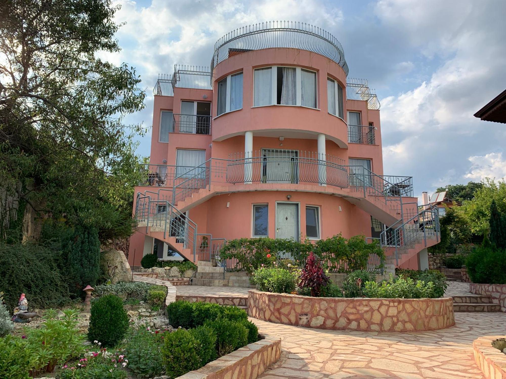Sunray Guest House, Private Rooms & Apartment With Lovely Sea View Varna Luaran gambar