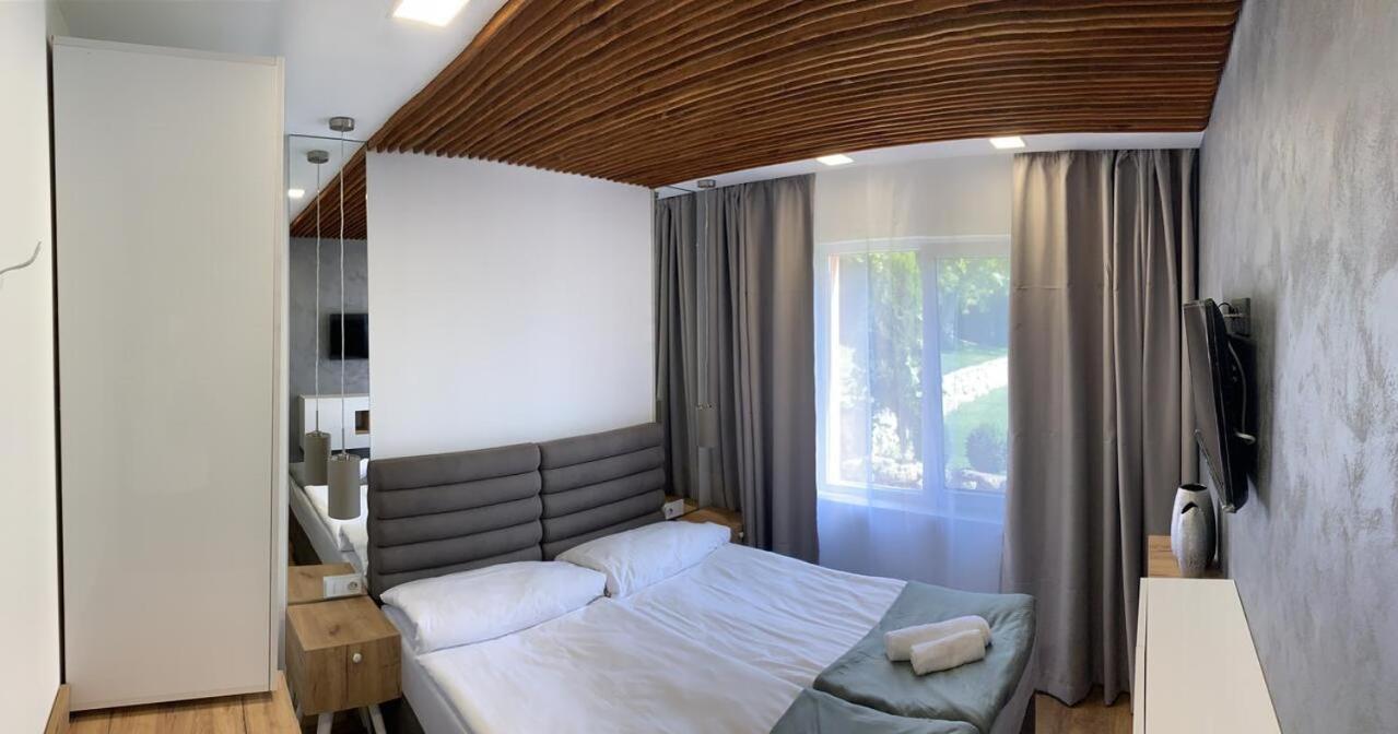 Sunray Guest House, Private Rooms & Apartment With Lovely Sea View Varna Luaran gambar