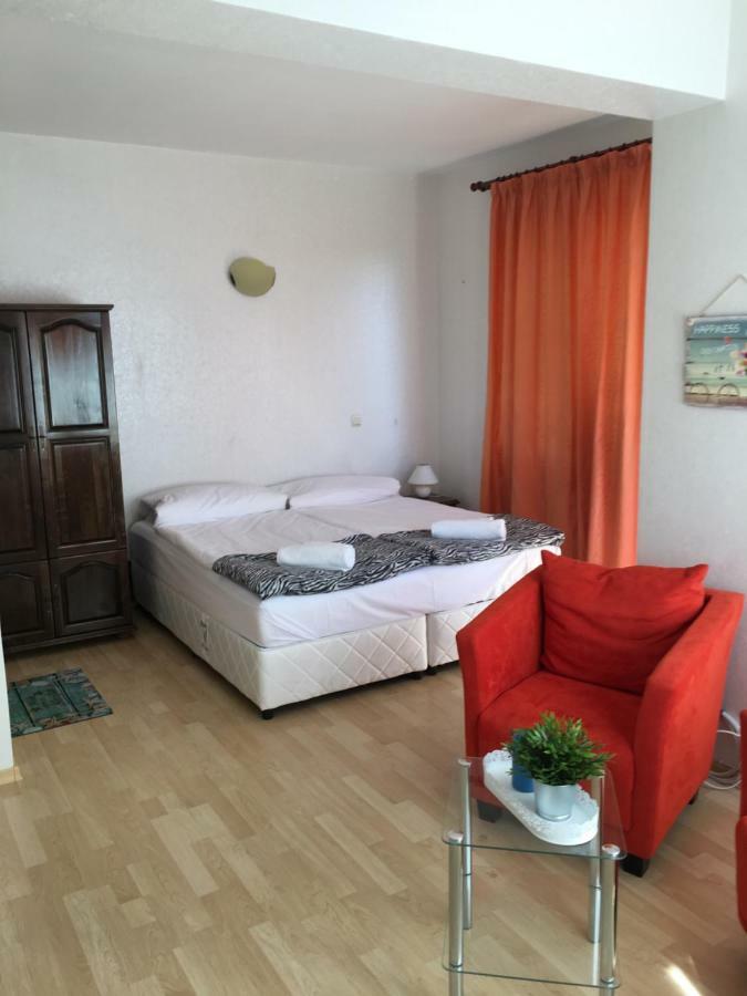 Sunray Guest House, Private Rooms & Apartment With Lovely Sea View Varna Luaran gambar