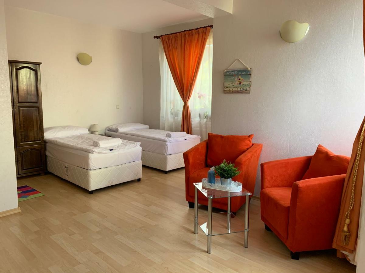 Sunray Guest House, Private Rooms & Apartment With Lovely Sea View Varna Luaran gambar