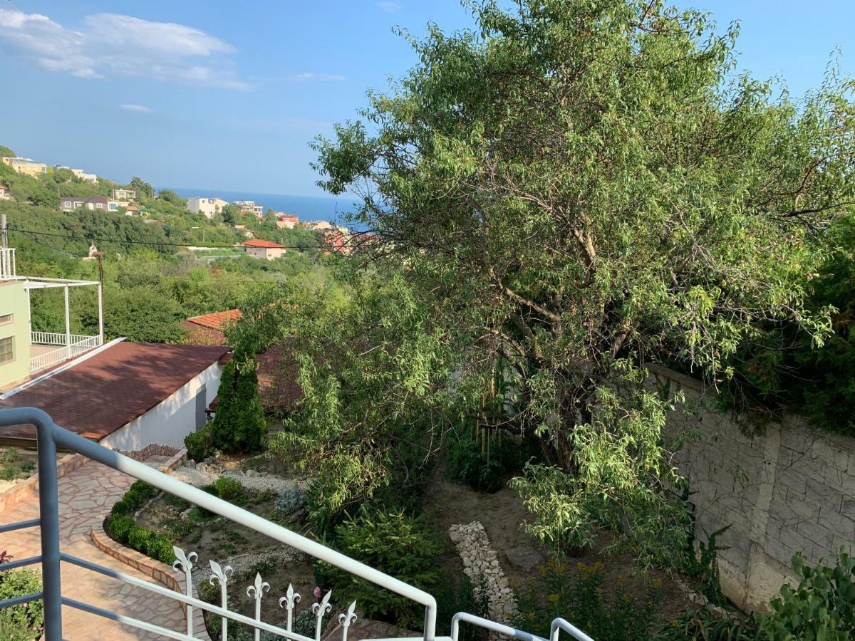 Sunray Guest House, Private Rooms & Apartment With Lovely Sea View Varna Luaran gambar