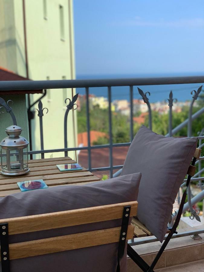Sunray Guest House, Private Rooms & Apartment With Lovely Sea View Varna Luaran gambar