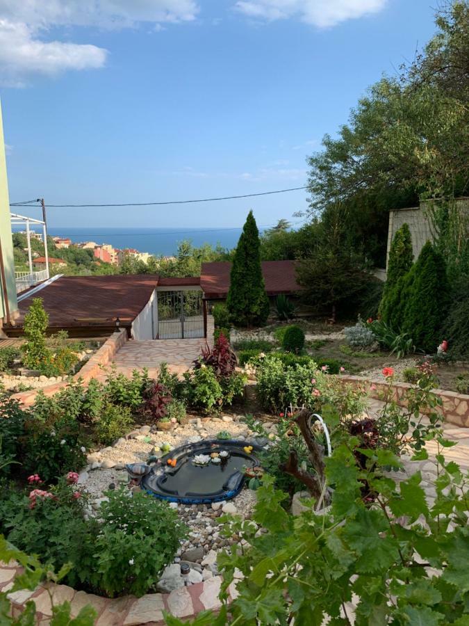 Sunray Guest House, Private Rooms & Apartment With Lovely Sea View Varna Luaran gambar